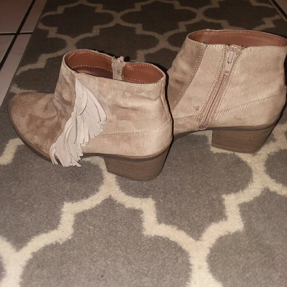 Tan suede low cut boots